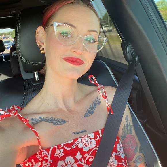 Meet your Posher, Aly! - Picture 7 of 10